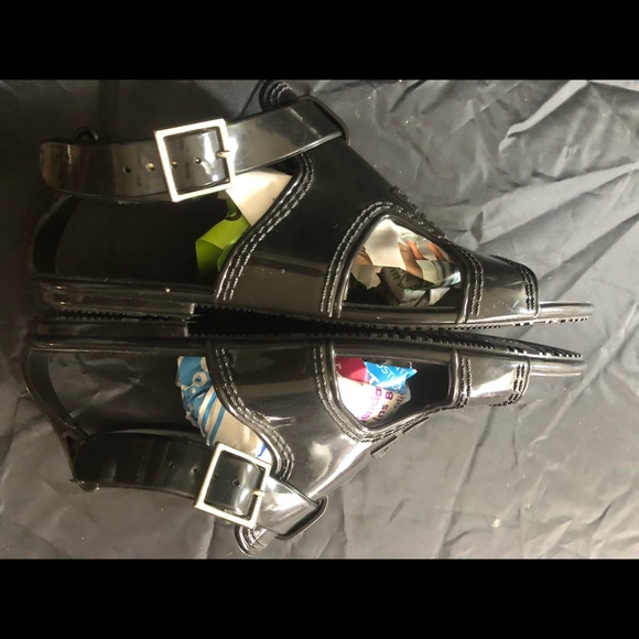 Givency Jelly Gladiator Sandals - Picture 7 of 14